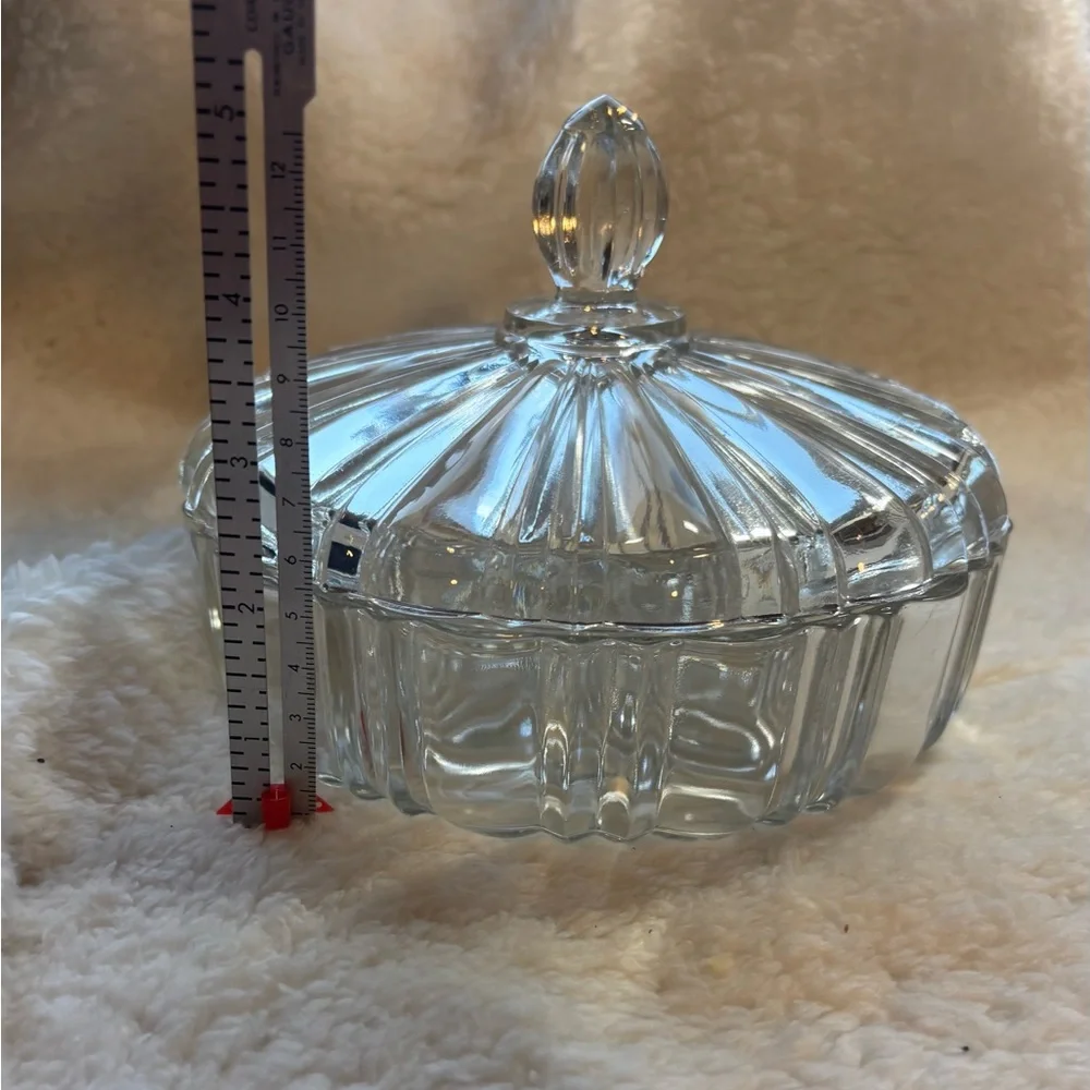 Anchor Hocking Clear Glass Lidded Dish - Picture 4 of 5